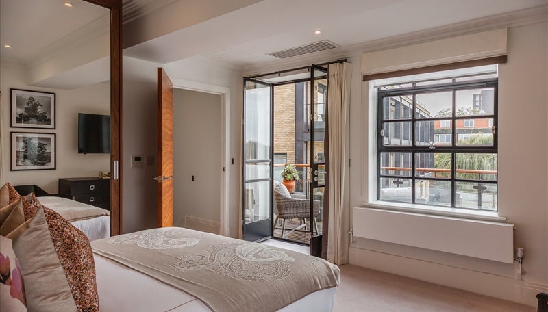 Flat Rainville Road in Greater London
