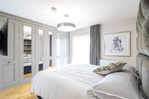 Room New York Road in Leeds