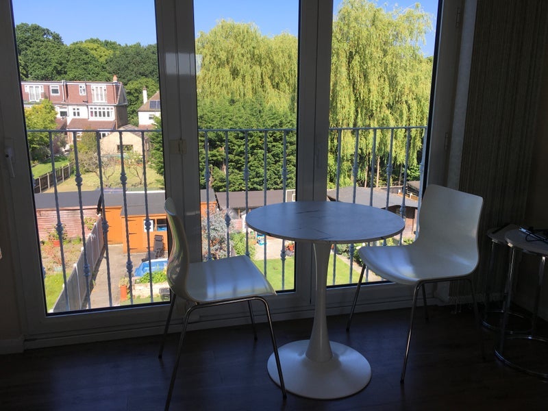 Room Nightingale Avenue in Greater London