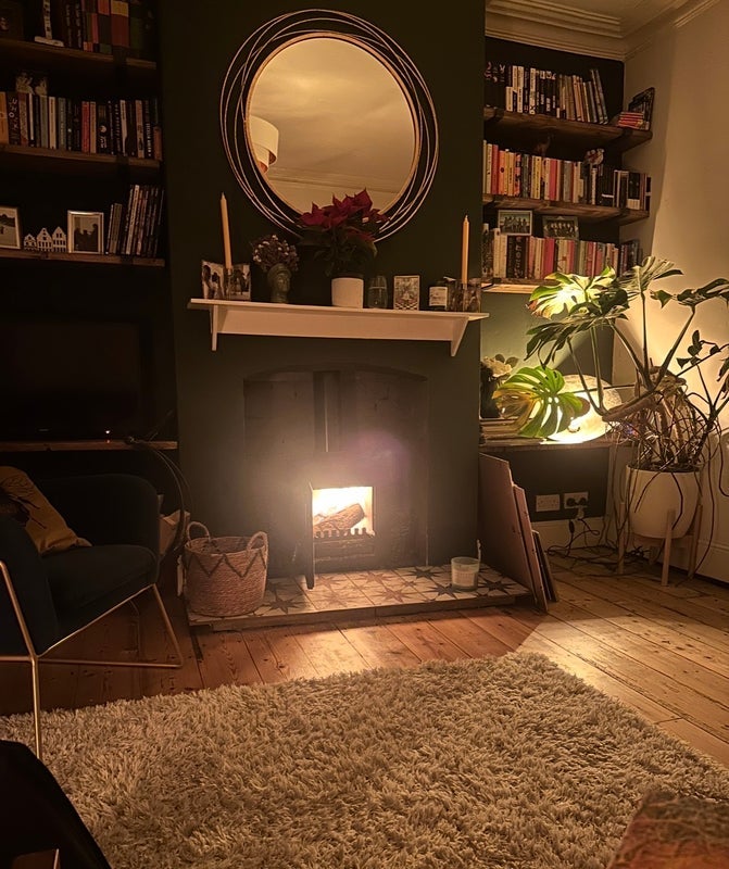 Room Battersea Road in Bristol