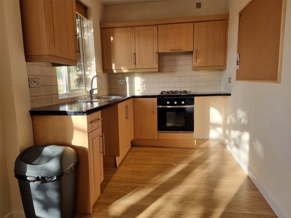 Flat Hillcrest Grove in Nottingham