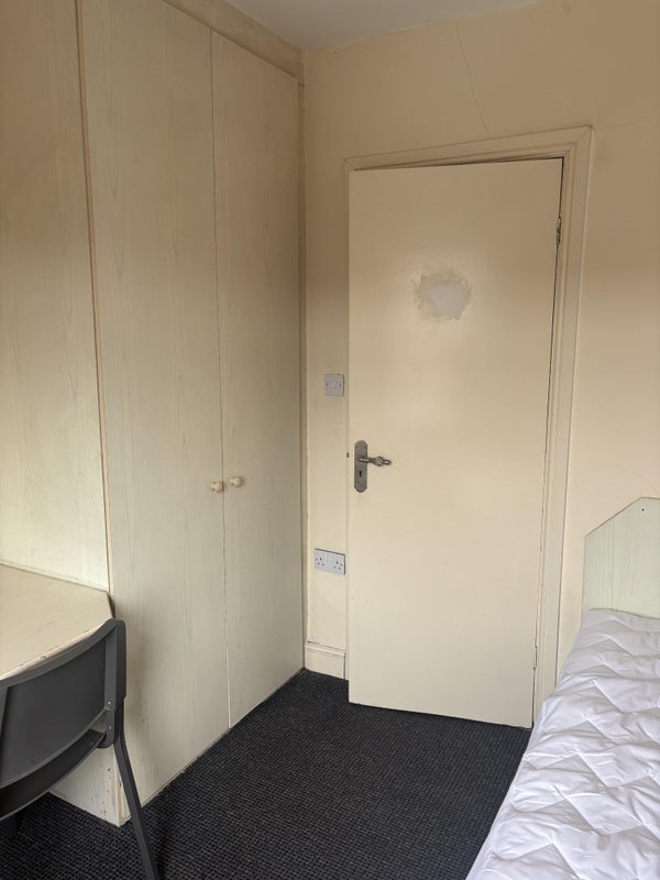 Room Back Walmsley Road in Leeds