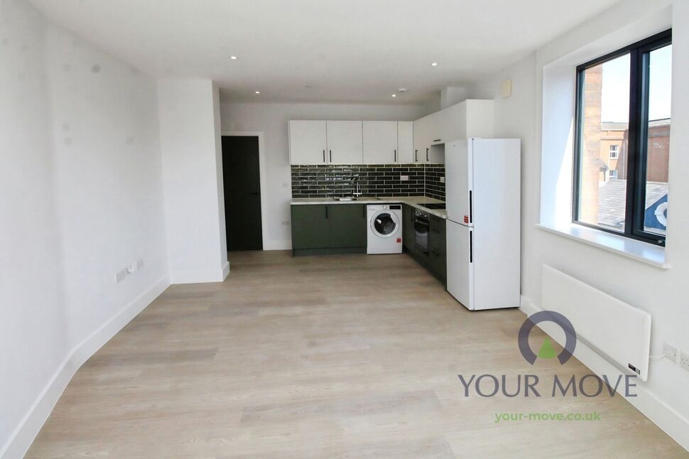 Flat Paradine Court in Bedford