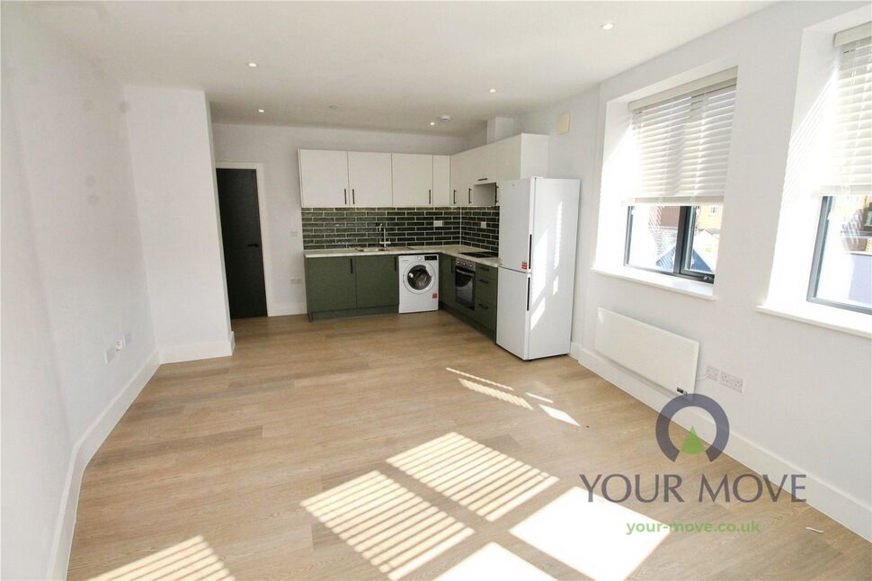 Flat Paradine Court in Bedford