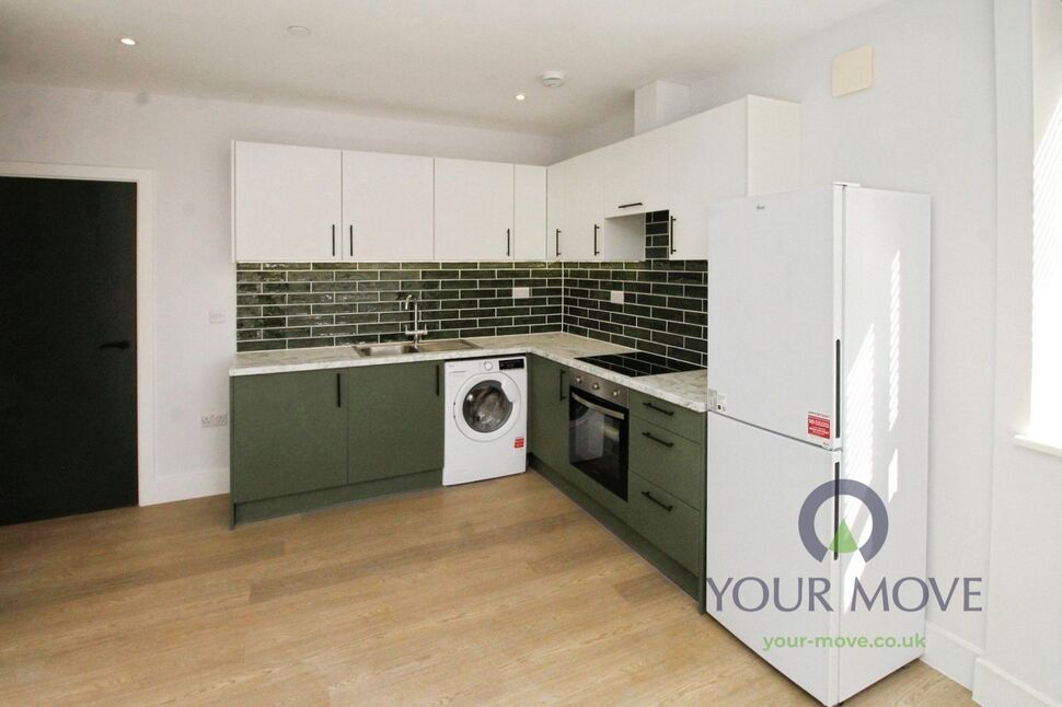 Flat Paradine Court in Bedford