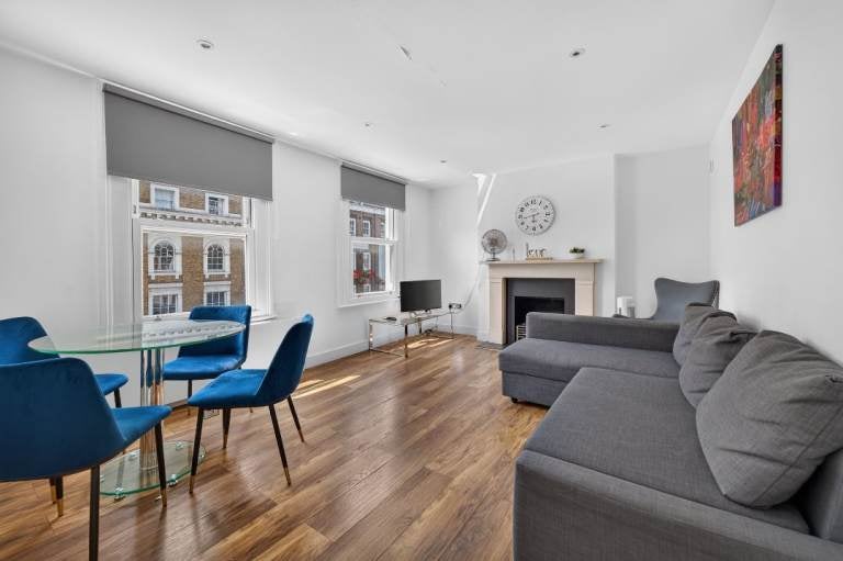 Flat Craven Road in City of Westminster