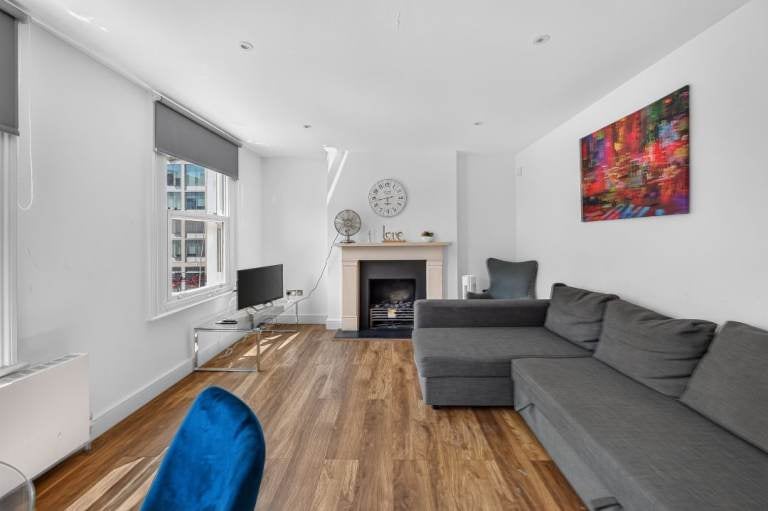 Flat Craven Road in City of Westminster