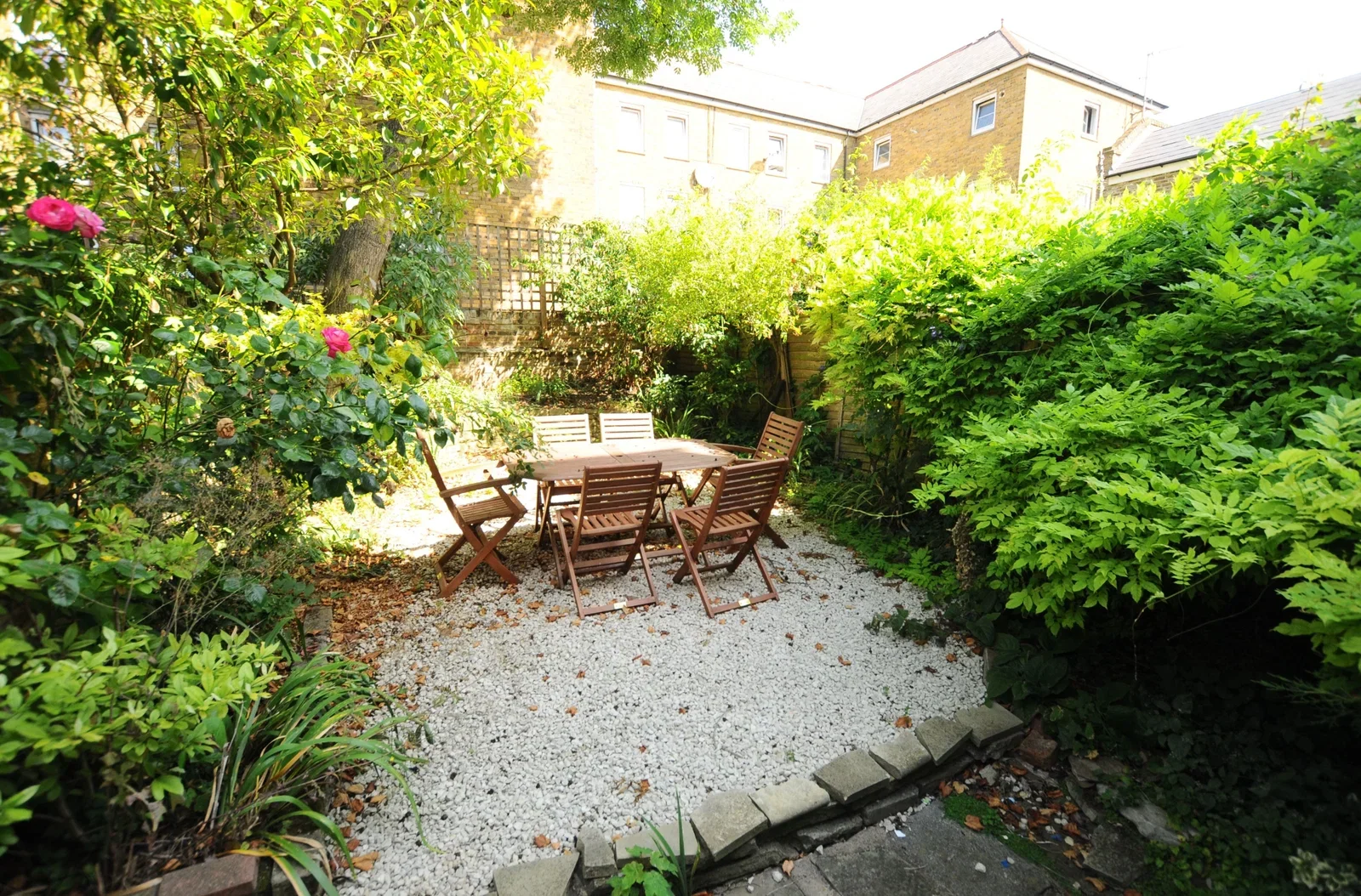 Flat East Hall Lane in Greater London