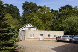 House Portsmouth Road in Elmbridge