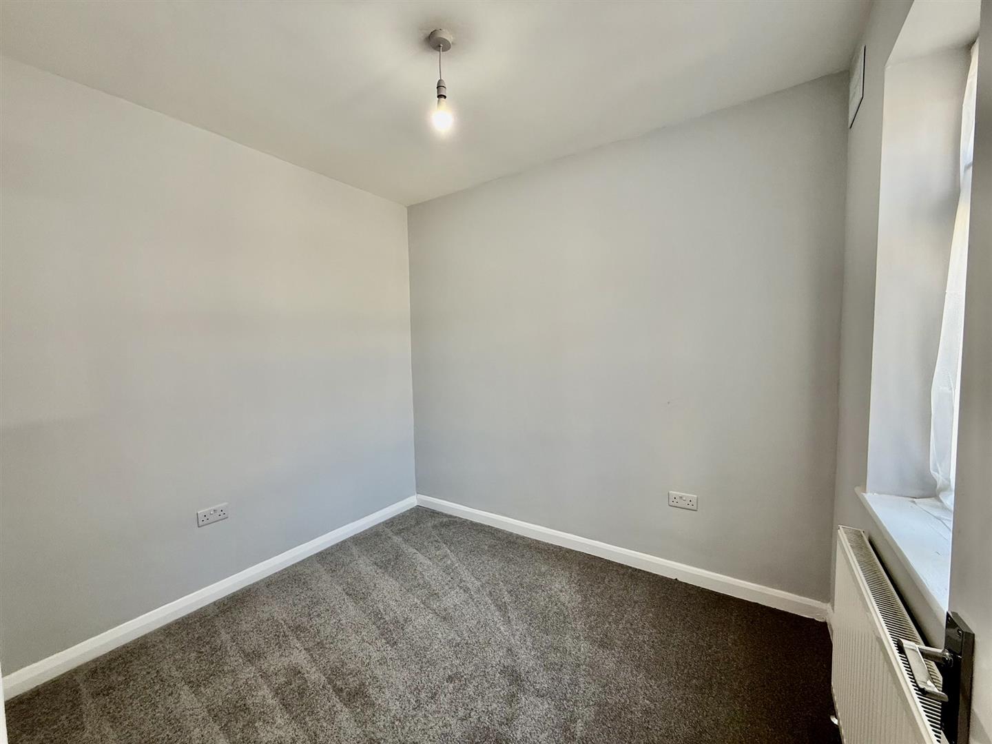 Flat Livingstone Road in Greater London