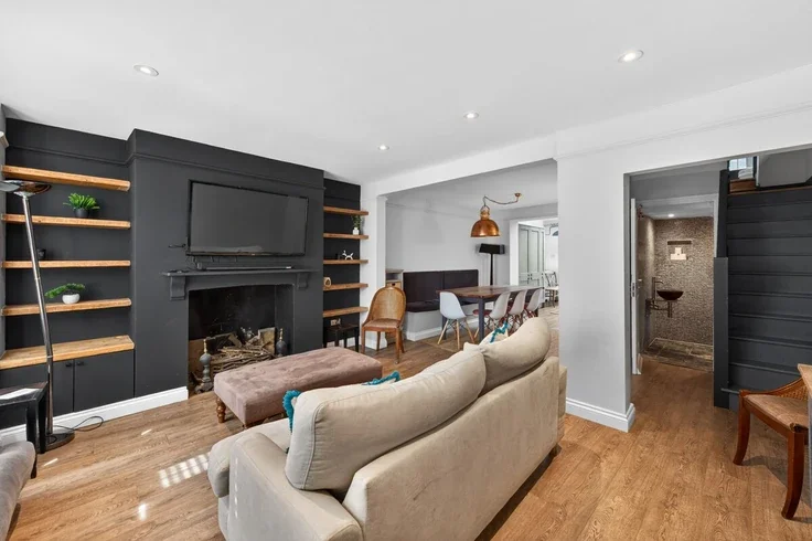 Flat Westbourne Road in Greater London
