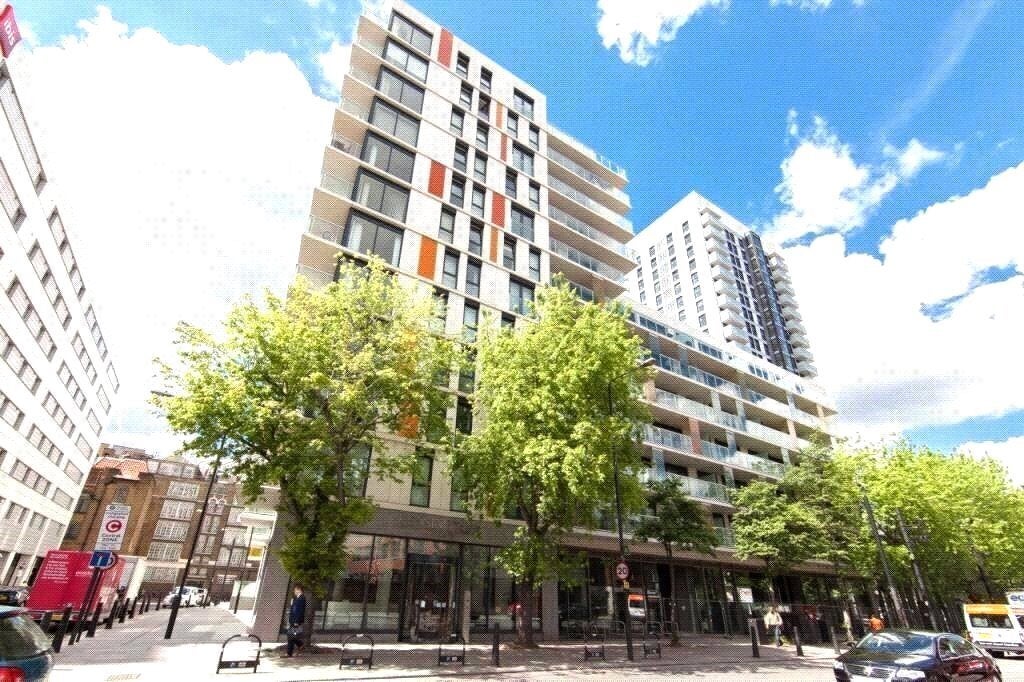 Flat Commercial Street in Greater London