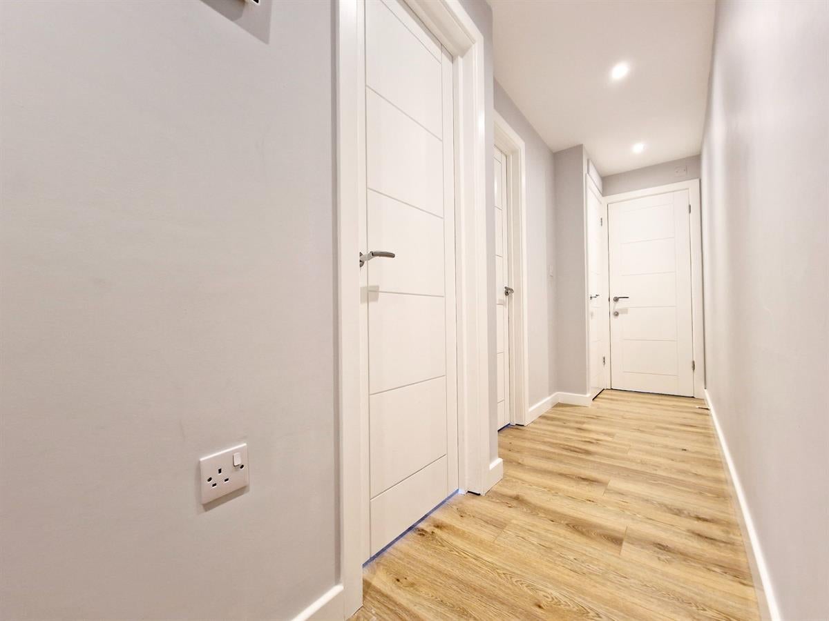 Flat Victoria Road in Rushmoor