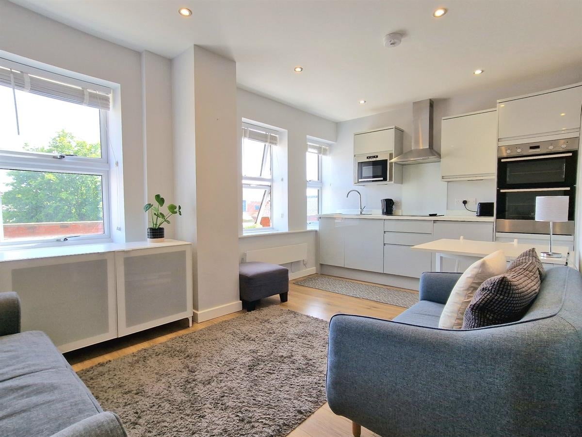 Flat Victoria Road in Rushmoor