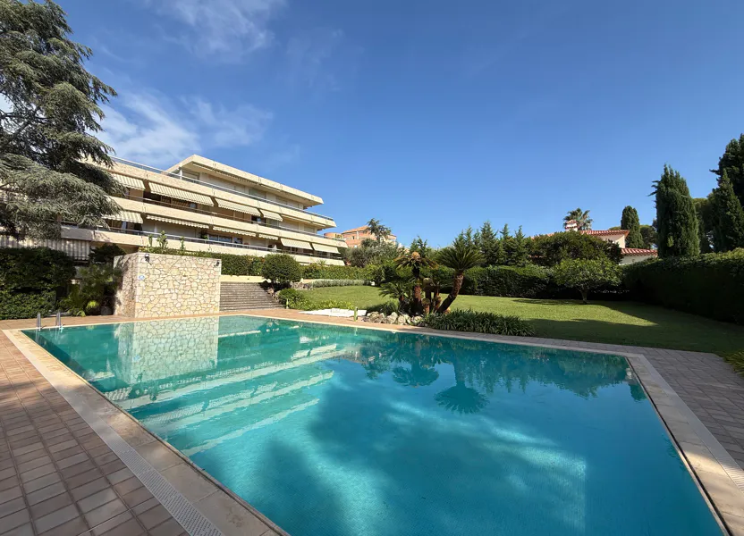 Flat Avenue Virginie Hériot in Roquebrune-Cap-Martin