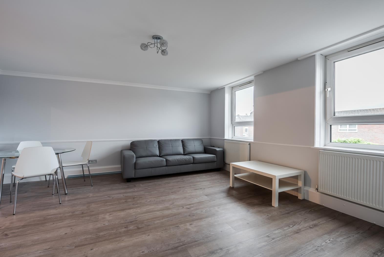 Flat Prince of Wales Drive in Greater London