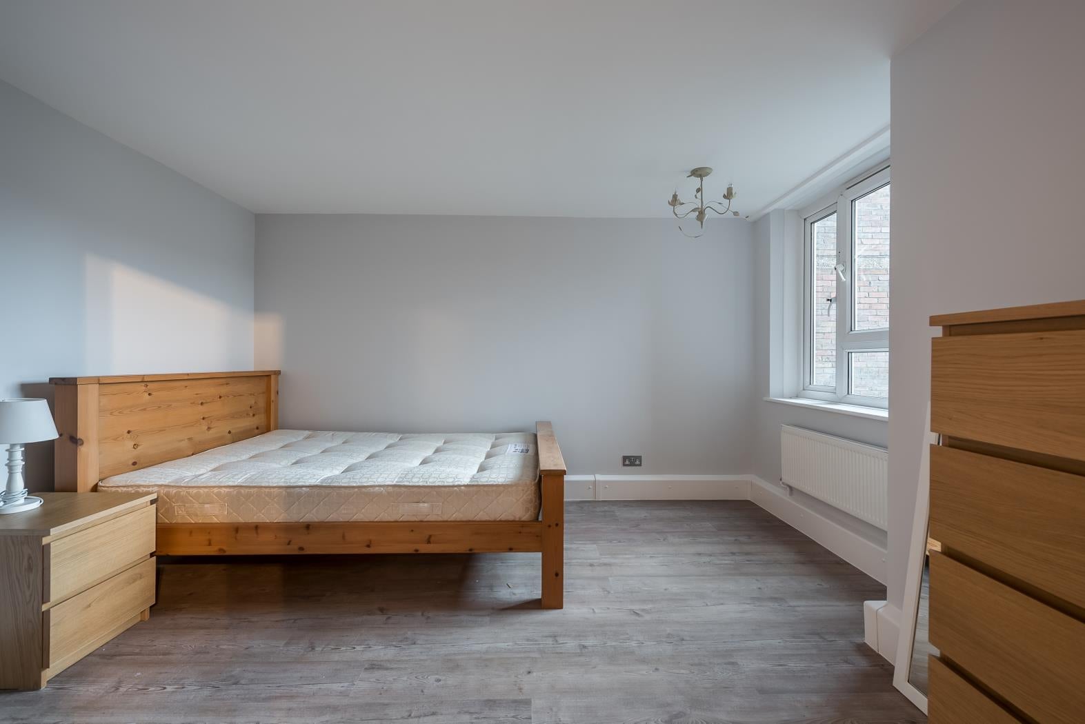 Flat Prince of Wales Drive in Greater London