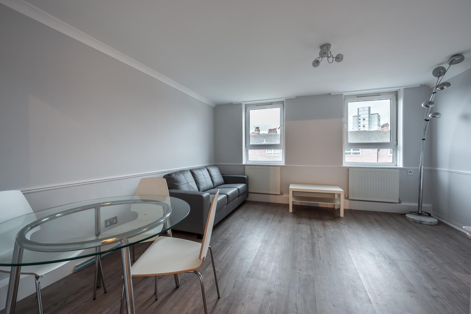 Flat Prince of Wales Drive in Greater London