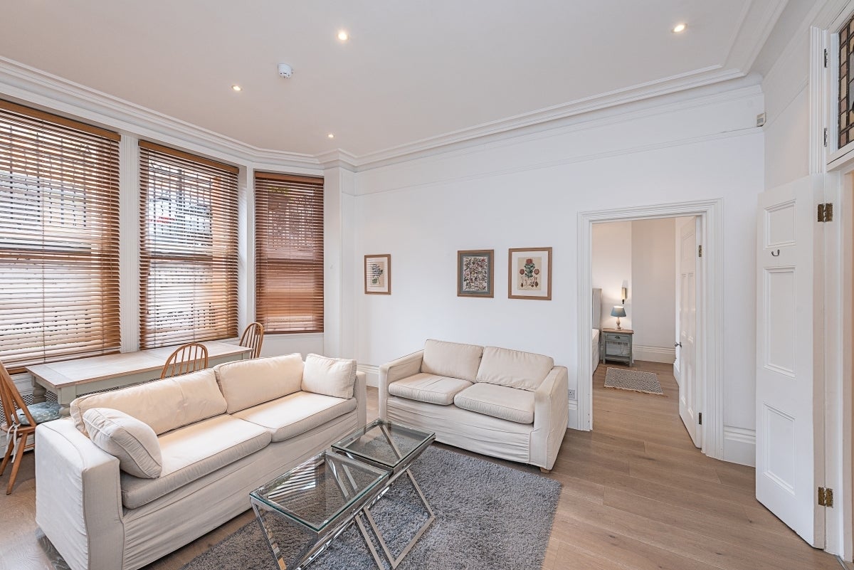 Flat Carlisle Place in City of Westminster