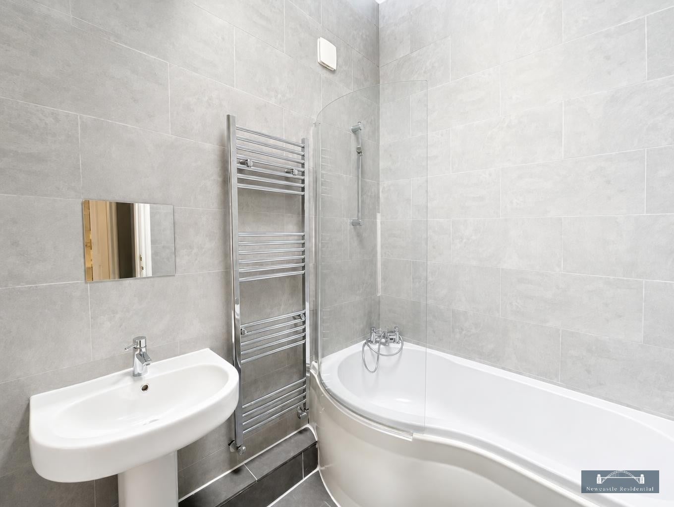 Flat Devonshire Place in Newcastle upon Tyne