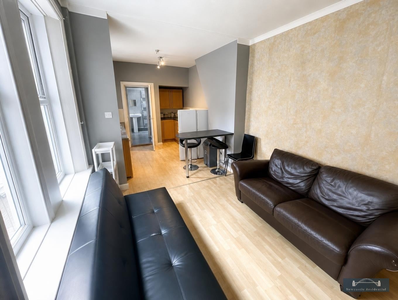 Flat Devonshire Place in Newcastle upon Tyne