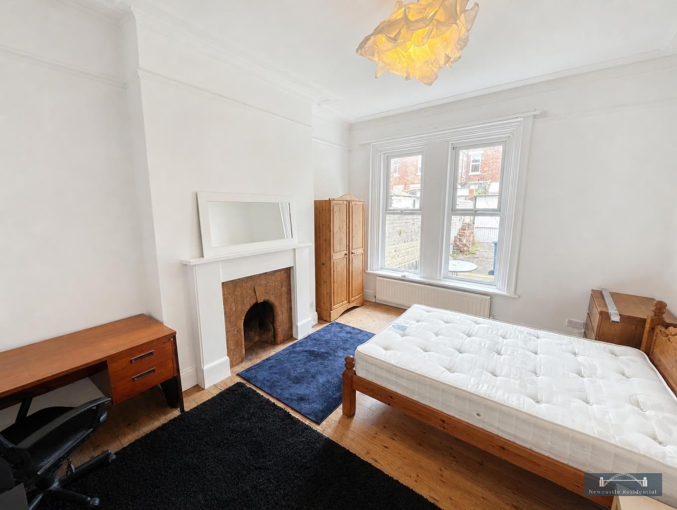 Flat Devonshire Place in Newcastle upon Tyne