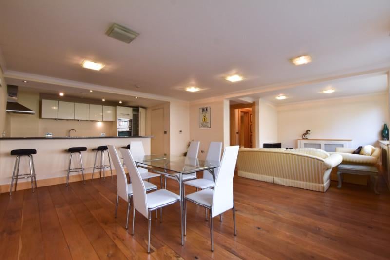 Flat Queen's Terrace in City of Westminster