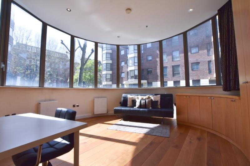 Flat Queen's Terrace in City of Westminster