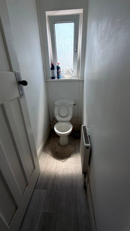 Room Shooters Hill Road in Greater London