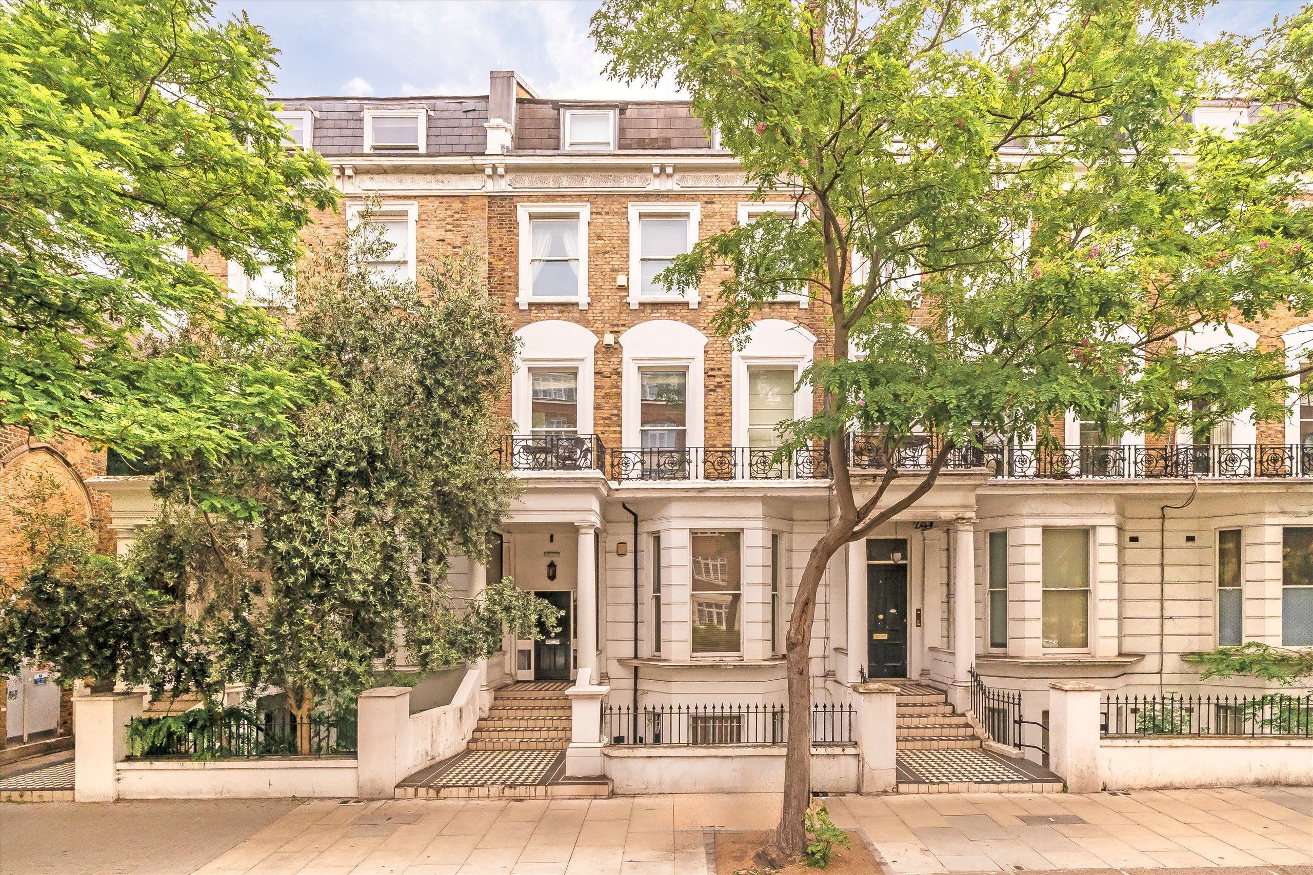Flat Earl's Court Road in Greater London