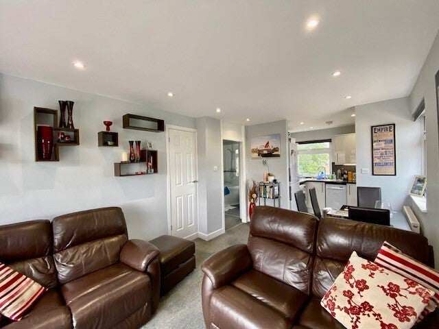 Flat Elmhurst Road in Aylesbury