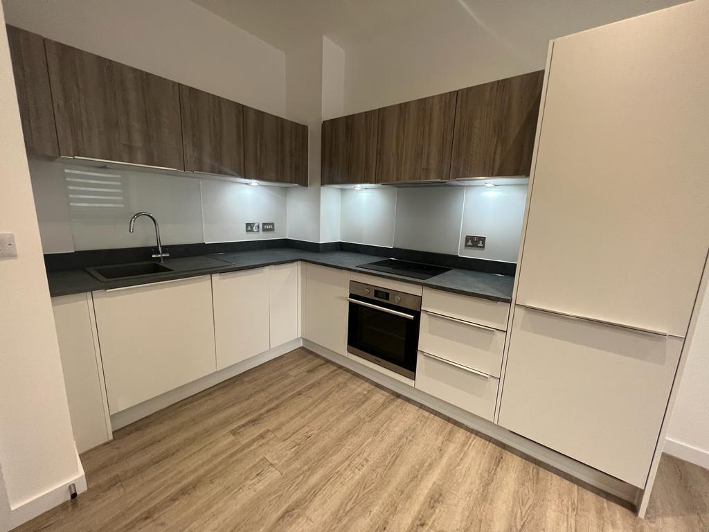 Flat Alençon Link in Basingstoke and Deane