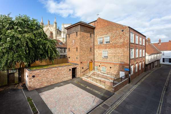 Flat Ogleforth in York
