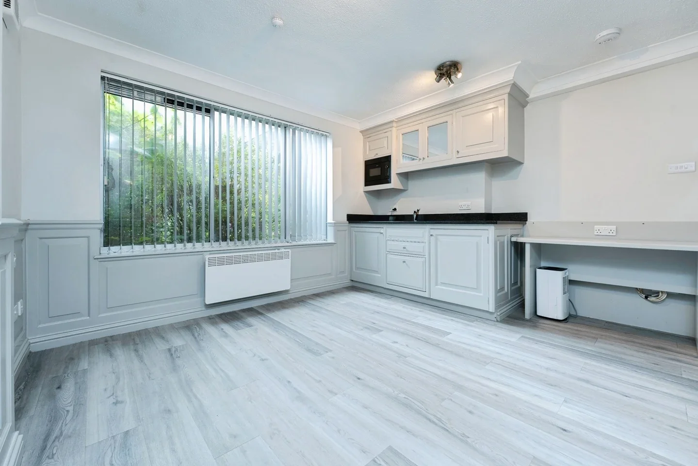 Flat Homefield Park in Greater London