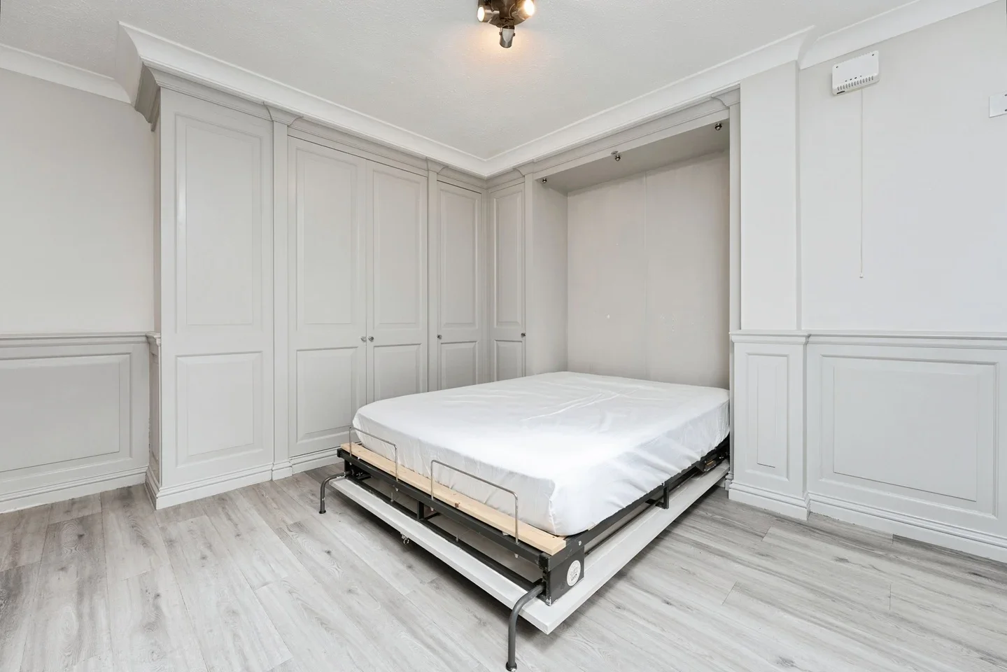 Flat Homefield Park in Greater London
