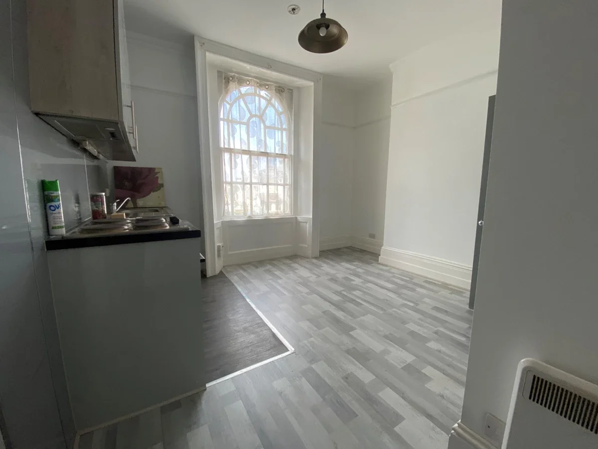 Flat Royal Pier Road in Gravesham