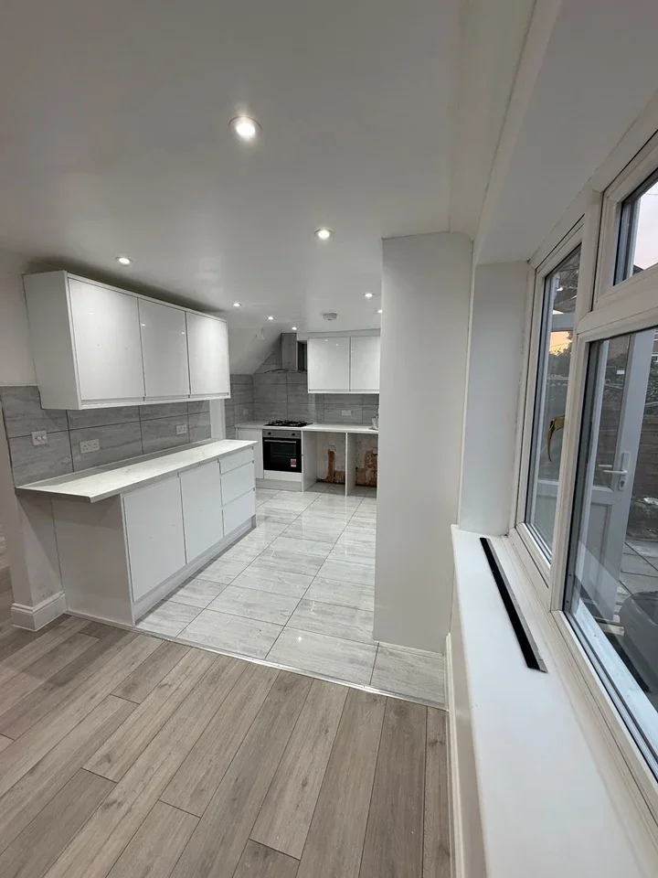 House Hanbury Close in Cheshunt