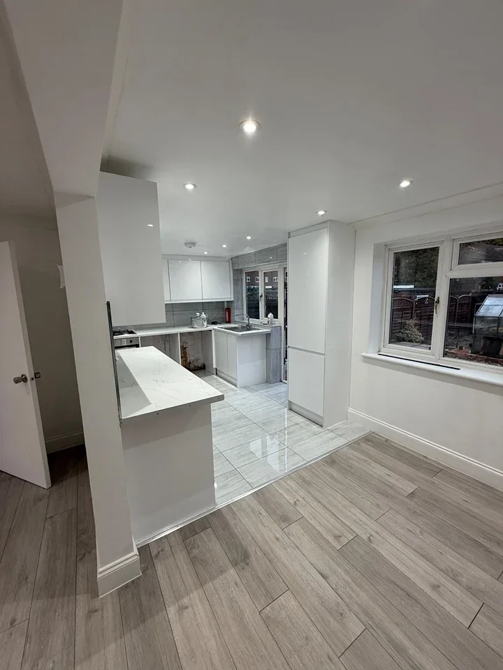 House Hanbury Close in Cheshunt