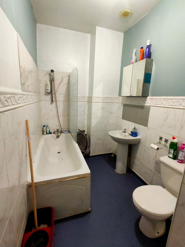 Room Herbert Road in Greater London