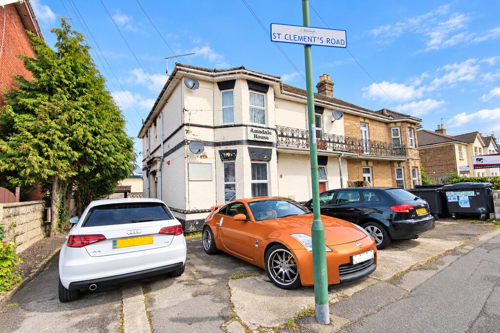 Flat St Clements Road in Poole