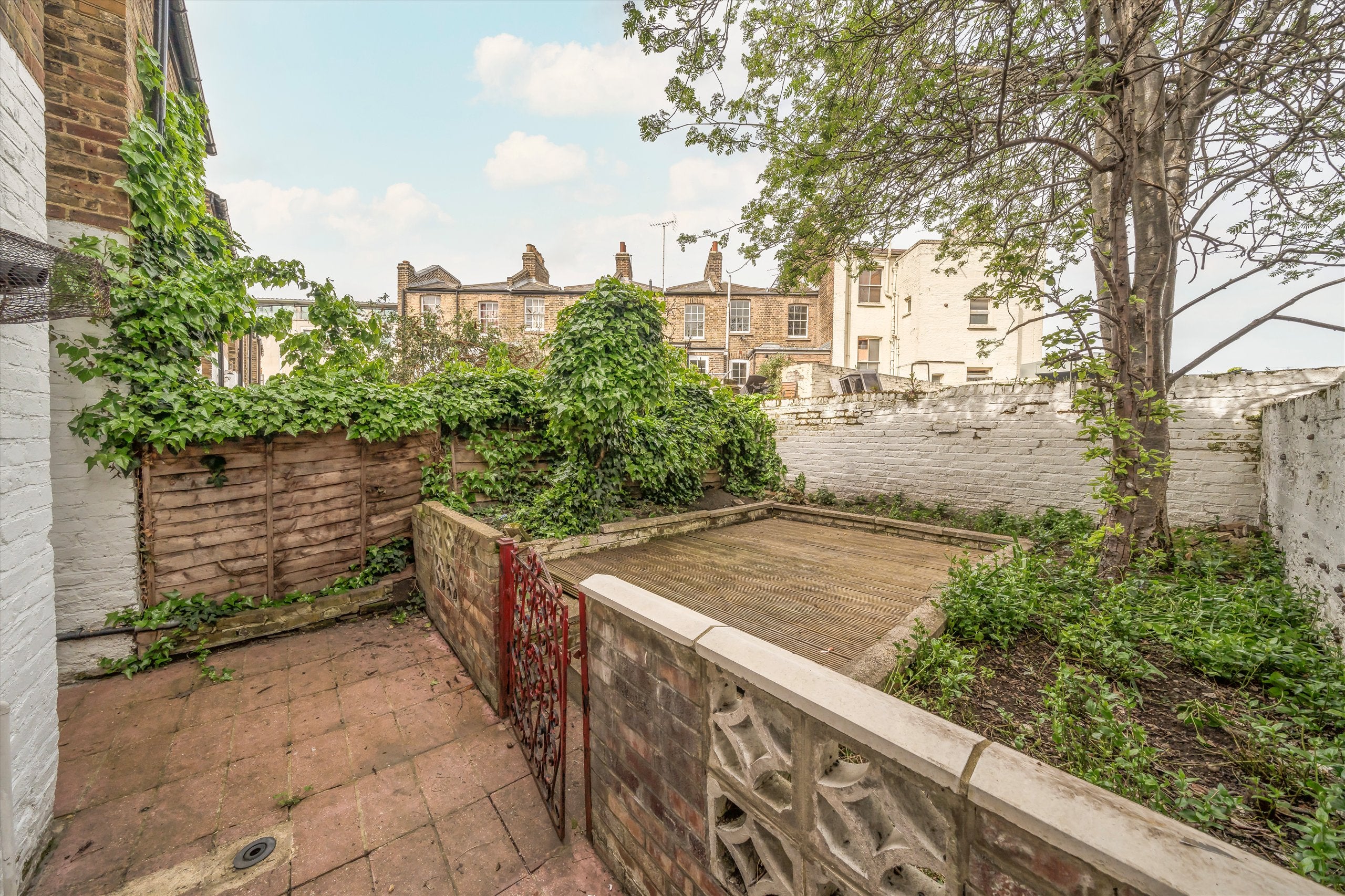 House College Approach in Greater London