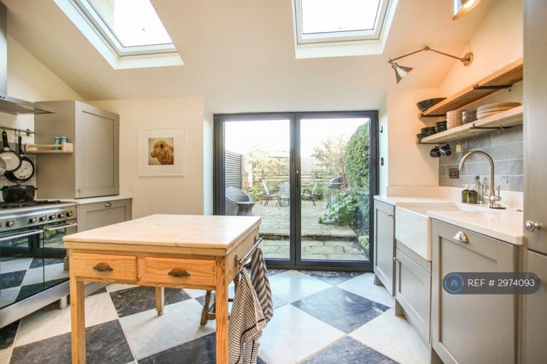 House Draycott Road in Cotswold District