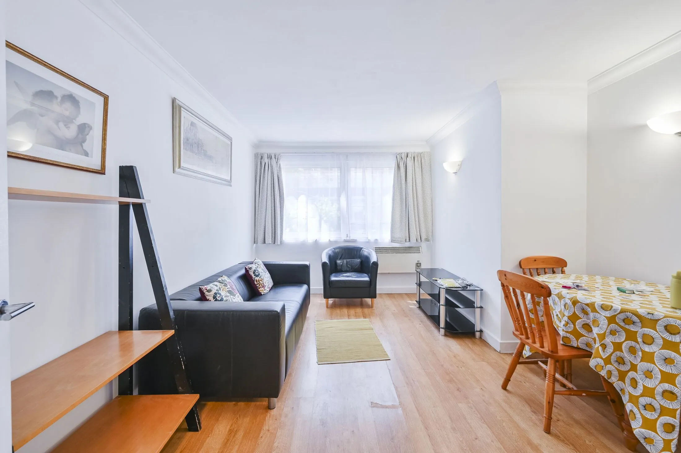 Flat Fitzroy Street in Greater London