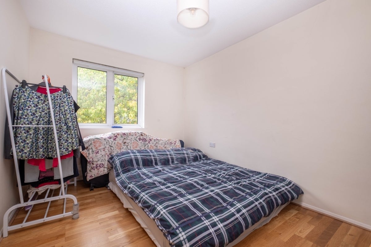 Flat Ivybridge Close in Greater London