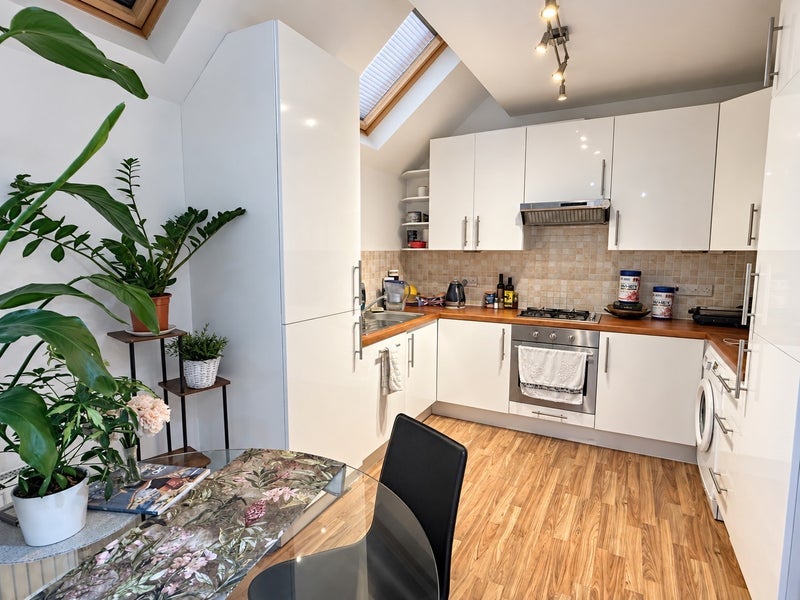 Flat Herbert Road in Greater London