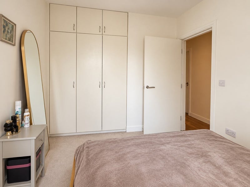 Flat Herbert Road in Greater London