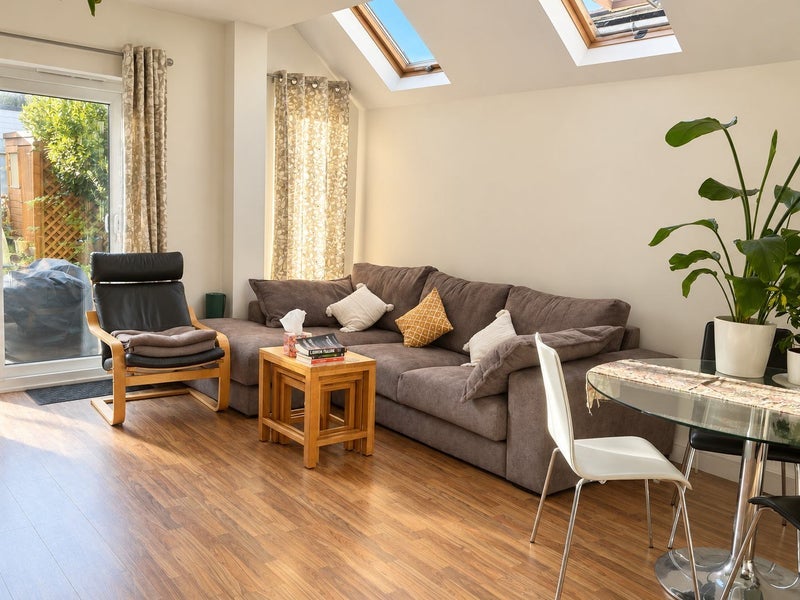 Flat Herbert Road in Greater London