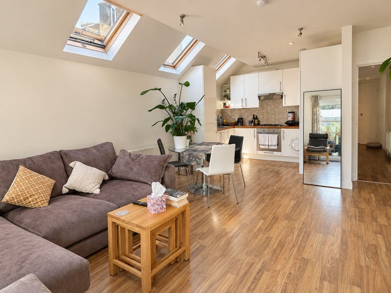 Flat Herbert Road in Greater London