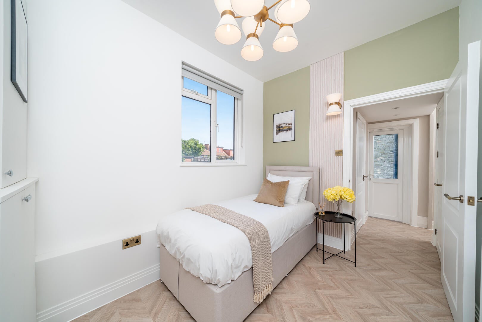 Flat Goldsmith Avenue in Greater London
