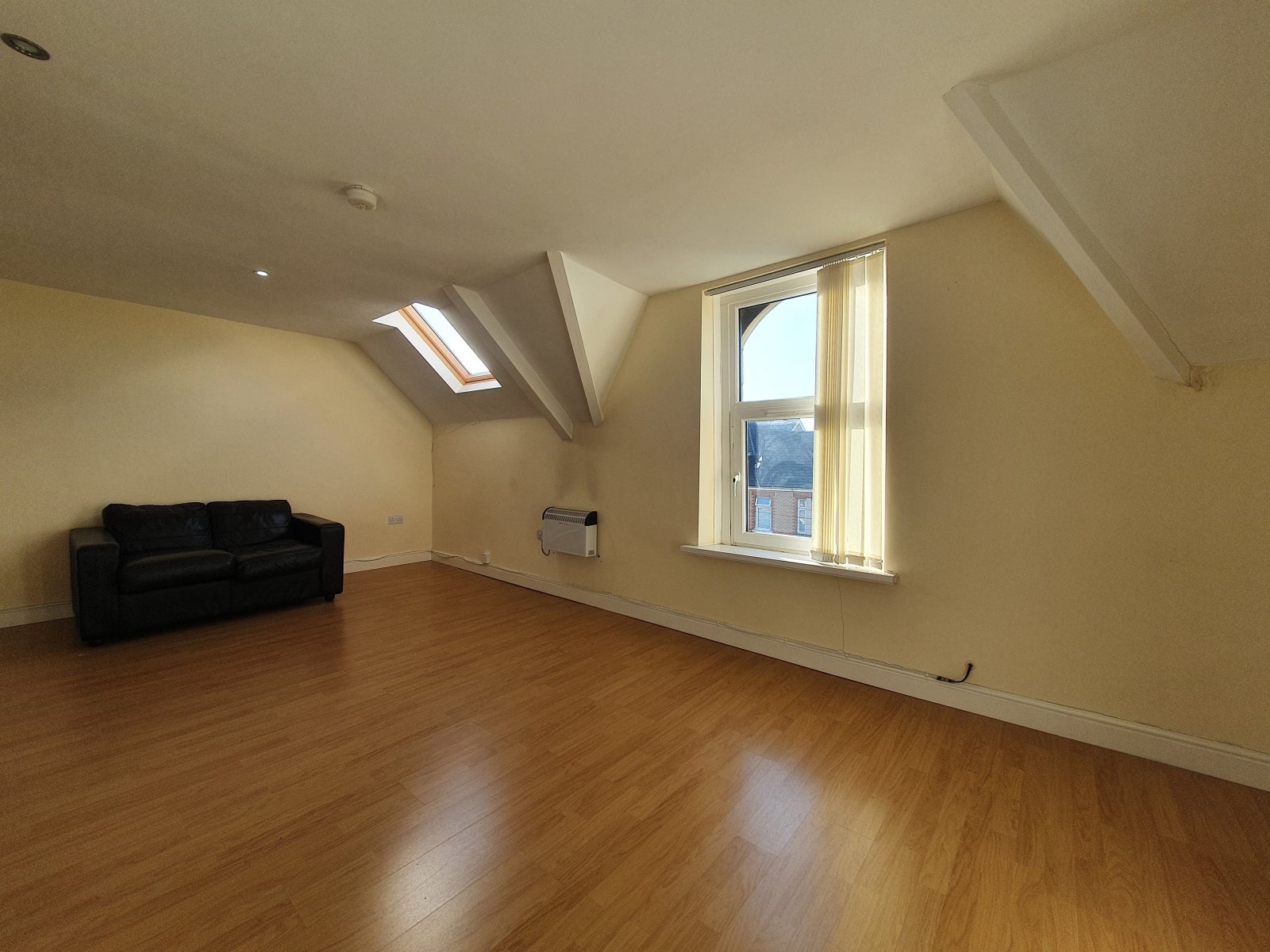 Flat Piercefield Place in Cardiff